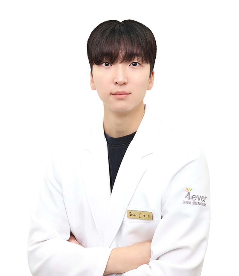 Dr. Kim Dae-hyun, Clinic Director